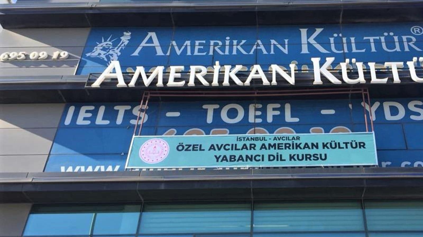 Amerikan Kültür Avcılar building